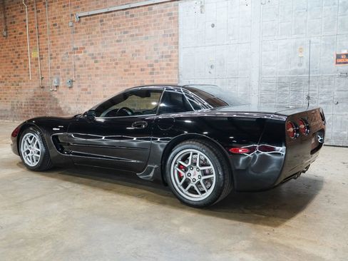 Used 2003 Chevrolet Corvette Z06 w/ Memory Package, 3 Drivers RWD image 11