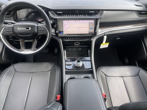 New 2026 Jeep Grand Cherokee Limited AWD/4WD image 11