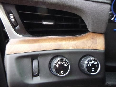 Used 2017 Cadillac Escalade Premium Luxury image 20