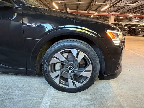 Used 2022 Audi e-tron Premium AWD/4WD image 11