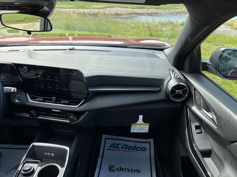 New 2026 Chevrolet Equinox LT w/ Convenience Package II FWD image 33