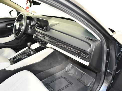 Certified 2025 Honda Accord LX image 39
