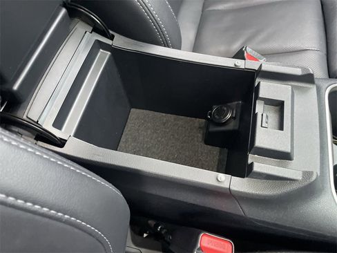 Certified 2022 Subaru Outback Limited image 33