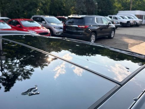 Used 2018 Nissan Murano SV w/ Premium Package AWD/4WD image 7