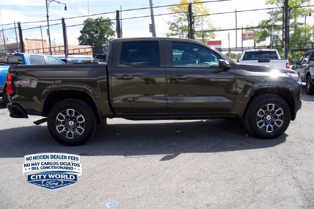 Used 2024 Chevrolet Colorado Z71 w/ Z71 Convenience Package 2 AWD/4WD image 3
