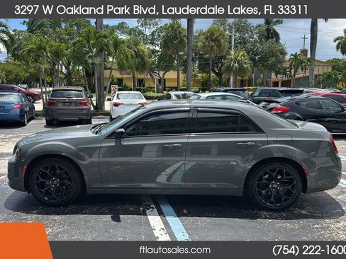 Used 2019 Chrysler 300 Touring w/ Sport Appearance Package RWD image 7