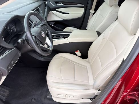 Used 2024 Buick Enclave Essence w/ Experience Buick Package FWD image 5
