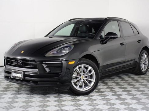 Used 2025 Porsche Macan image 35