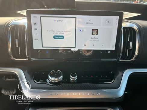 New 2025 Ford Expedition Platinum w/ Stealth Appearance Package image 19