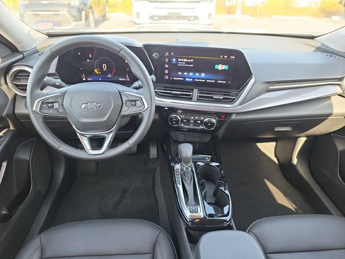 Certified 2025 Chevrolet Trax ACTIV w/ Driver Confidence Package FWD image 8