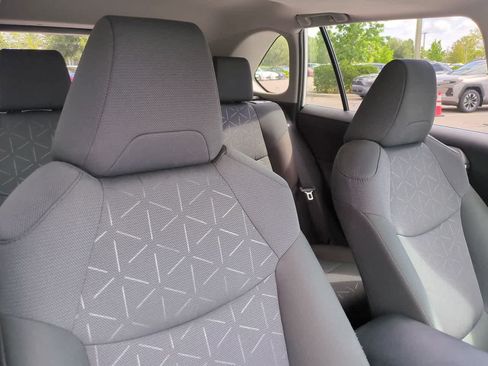 Used 2025 Toyota RAV4 XLE w/ Convenience Package FWD image 7