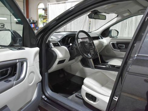 Used 2018 Land Rover Discovery Sport HSE AWD/4WD image 10