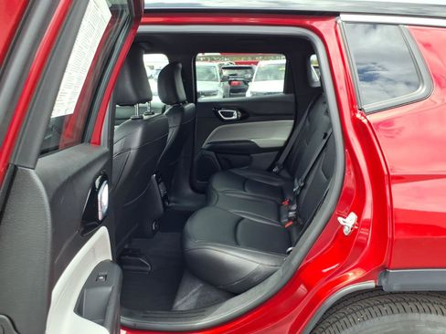 Used 2025 Jeep Compass Limited AWD/4WD image 11