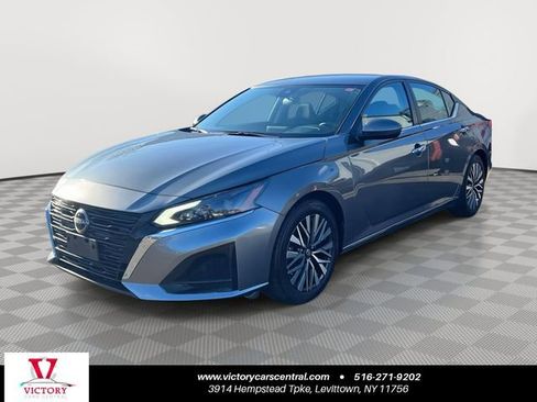 Used 2023 Nissan Altima 2.5 SV FWD image 1