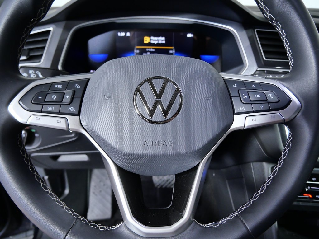 Used 2024 Volkswagen Tiguan SE AWD/4WD image 21