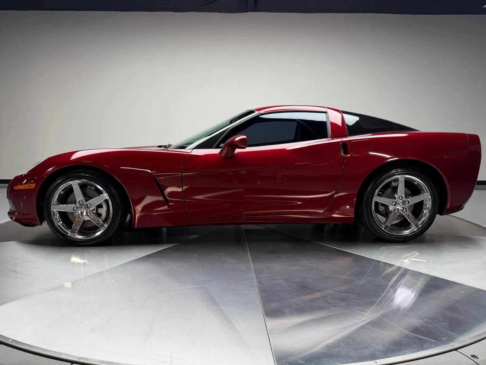 Used 2006 Chevrolet Corvette Coupe RWD image 4