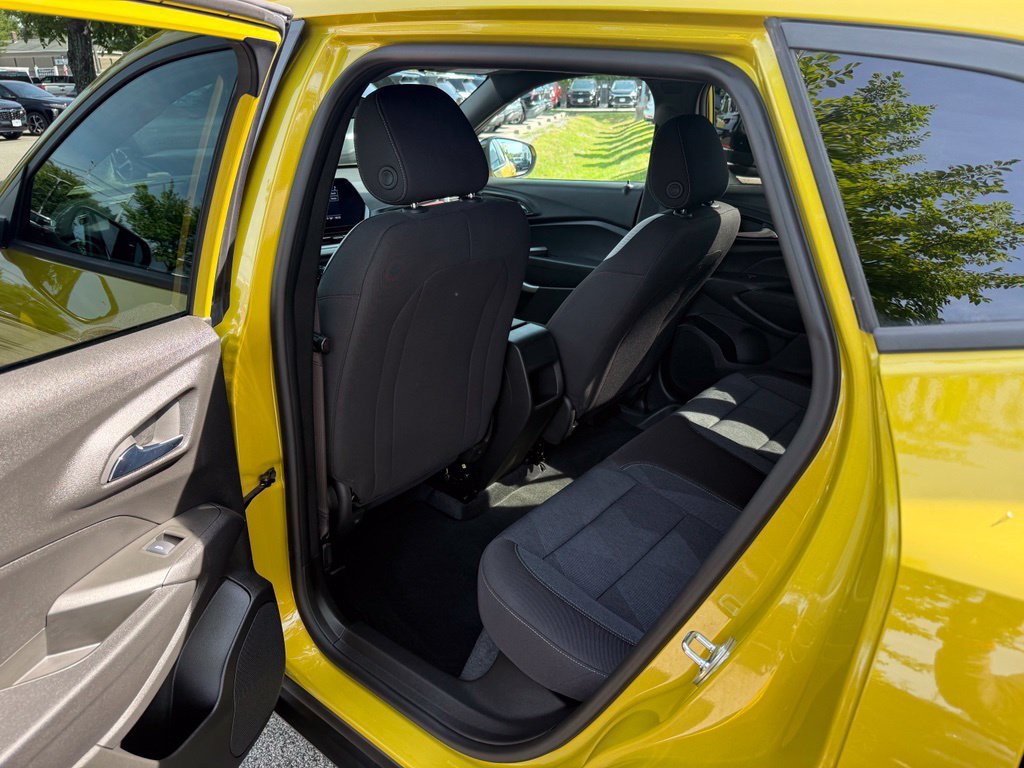 Used 2024 Chevrolet Trax RS w/ Driver Confidence Package FWD image 11