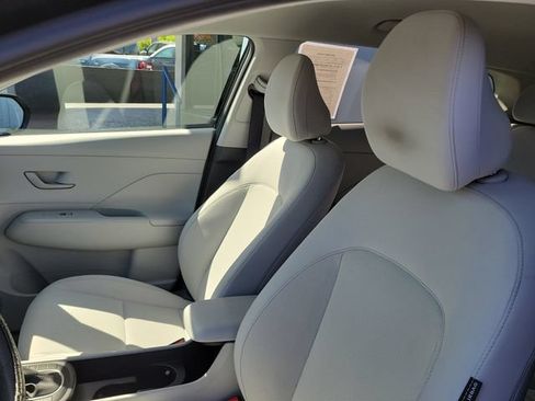 Used 2025 Hyundai Kona SEL FWD image 8