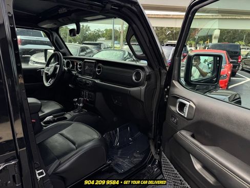 Used 2023 Jeep Wrangler Unlimited Sahara AWD/4WD image 34