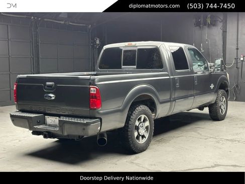 Used 2016 Ford F250 Lariat w/ Lariat Interior Package image 6