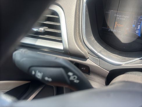 Used 2015 Ford Fusion Titanium FWD image 27