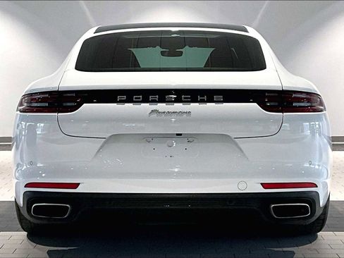 Used 2020 Porsche Panamera image 9