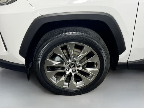 Used 2020 Toyota RAV4 XLE Premium image 13