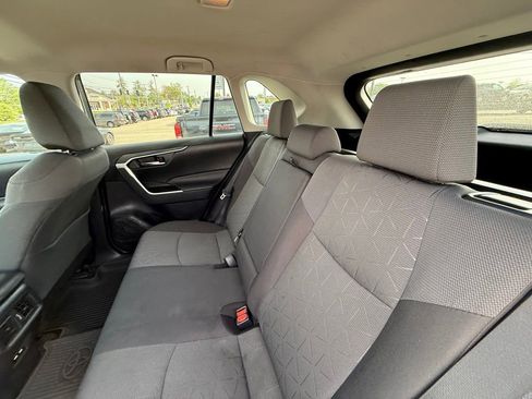 Used 2021 Toyota RAV4 XLE image 25