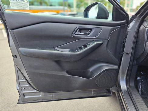 Used 2024 Nissan Rogue S FWD image 18