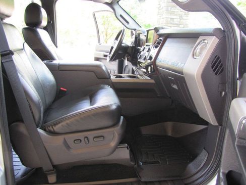 Used 2016 Ford F250 Lariat w/ Chrome Package AWD/4WD image 21