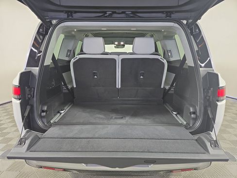 Used 2024 Rivian R1S Adventure AWD/4WD image 15