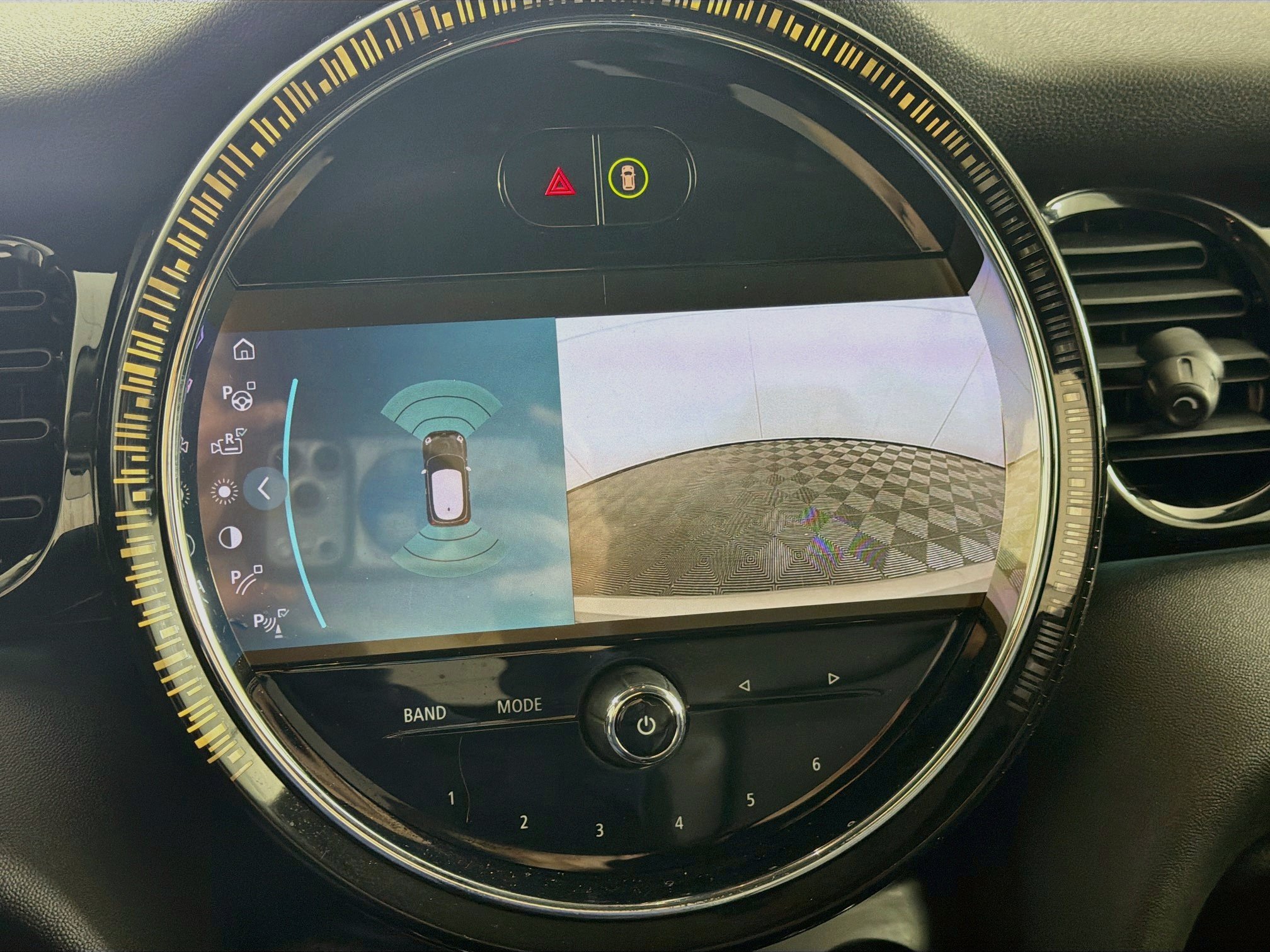 Used 2024 MINI Cooper SE FWD image 22
