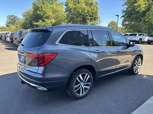 Used 2017 Honda Pilot Elite image 4