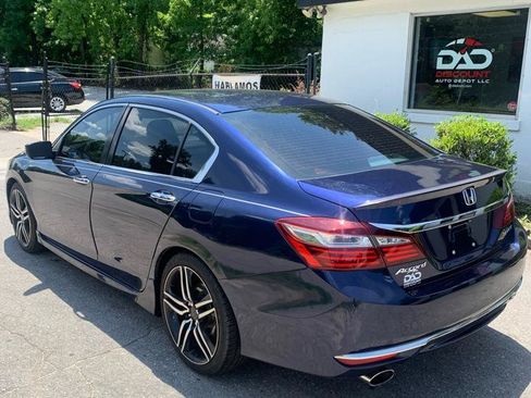 Used 2017 Honda Accord Sport image 6
