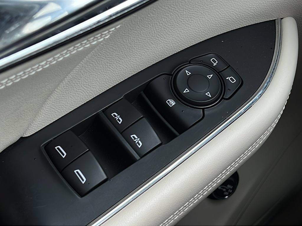 Used 2022 Buick Envision Preferred FWD image 18