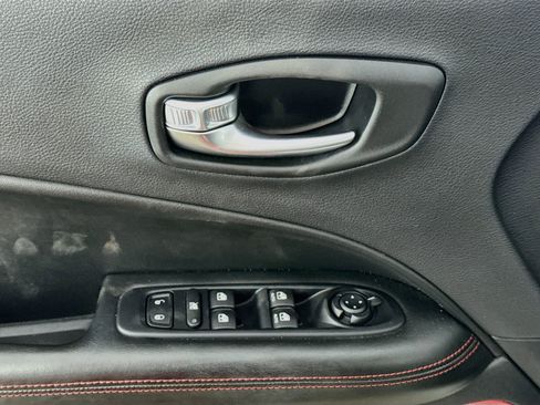Used 2020 Jeep Compass Trailhawk w/ Cold Weather Group AWD/4WD image 19