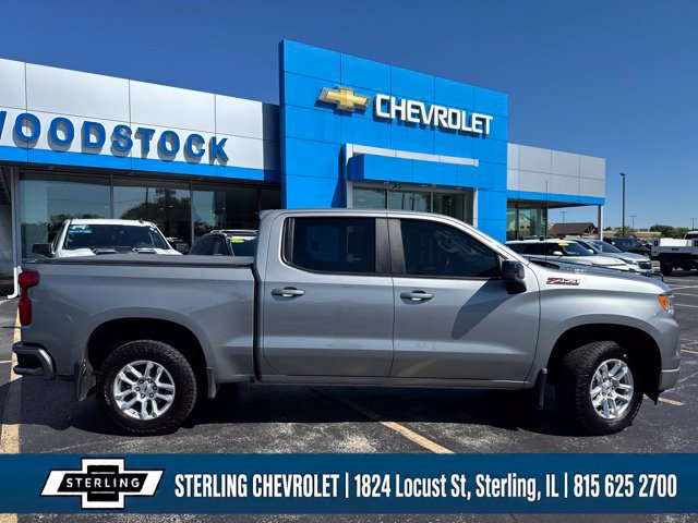 Used 2023 Chevrolet Silverado 1500 RST w/ Z71 Off-Road Package AWD/4WD image 2