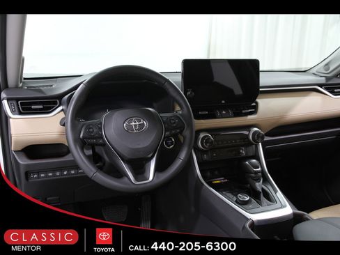 Used 2025 Toyota RAV4 Limited image 6