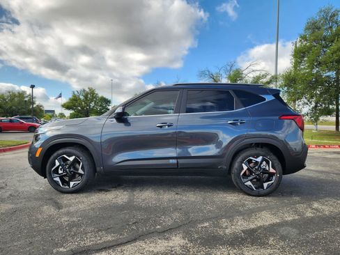 New 2026 Kia Seltos EX FWD image 4