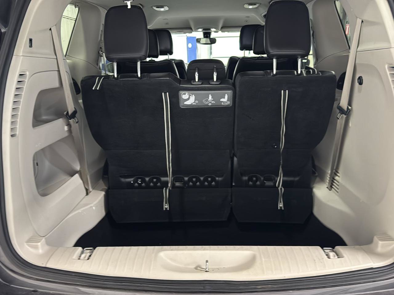 Used 2018 Chrysler Pacifica Touring-L Plus FWD image 10