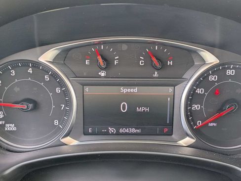 Used 2024 GMC Terrain SLT AWD/4WD image 24