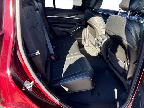 New 2026 Jeep Grand Cherokee Limited image 21