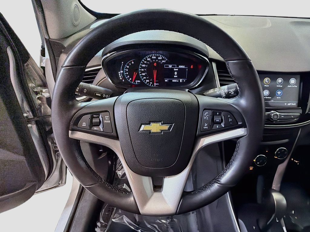 Used 2019 Chevrolet Trax LT w/ LT Convenience Package FWD image 13
