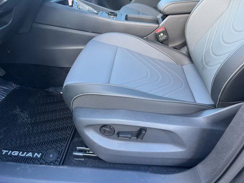 New 2026 Volkswagen Tiguan SE image 16