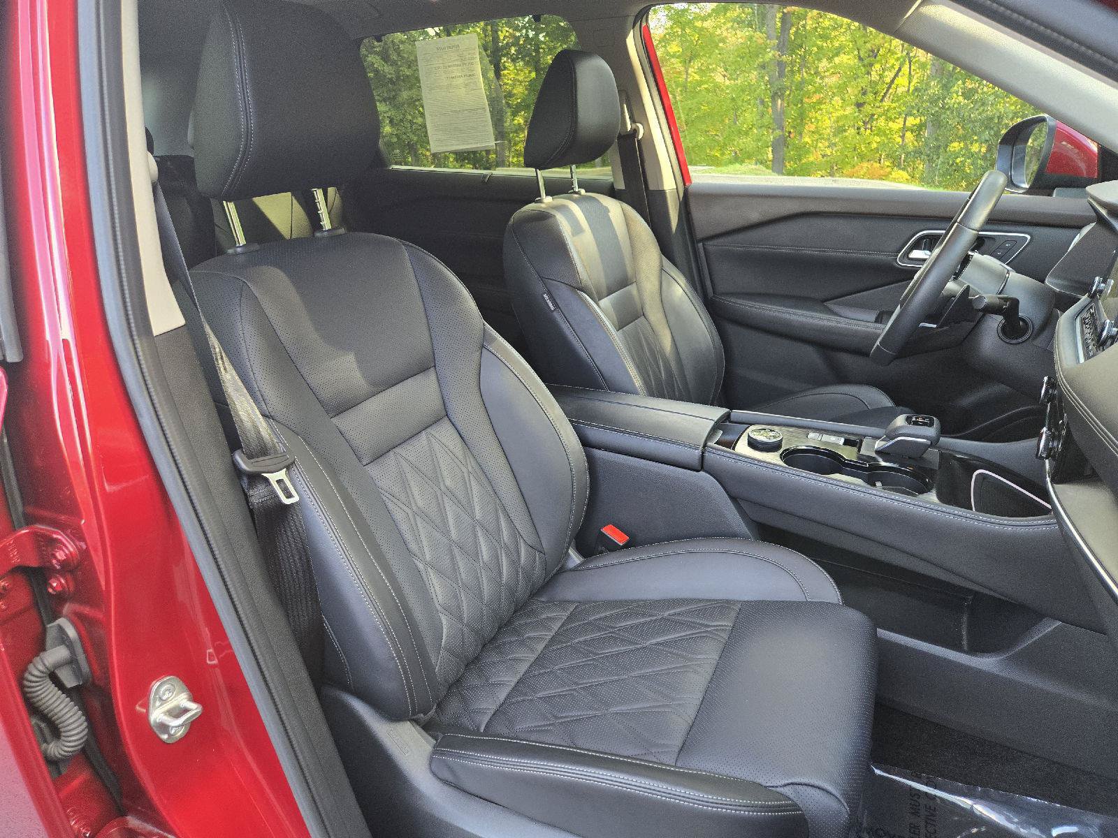 Used 2023 Nissan Rogue Platinum AWD/4WD image 25