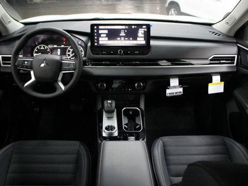 New 2026 Mitsubishi Outlander SE image 20