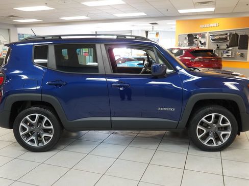 Used 2017 Jeep Renegade Latitude w/ Cold Weather Group AWD/4WD image 13