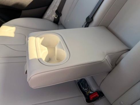 New 2026 Hyundai Elantra Limited image 27