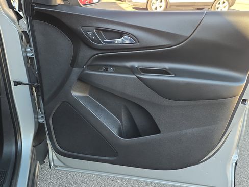Used 2020 Chevrolet Equinox LT image 30