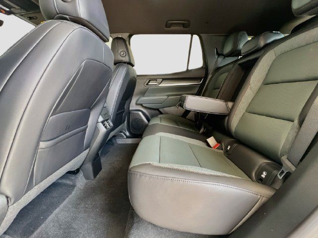 New 2027 GMC Terrain AT4 w/ Convenience Package III AWD/4WD image 17